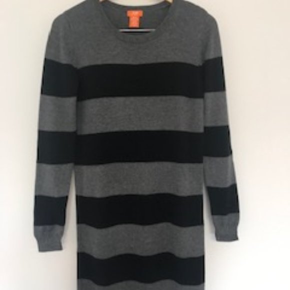 Classic Sweater - Picture 1 of 4